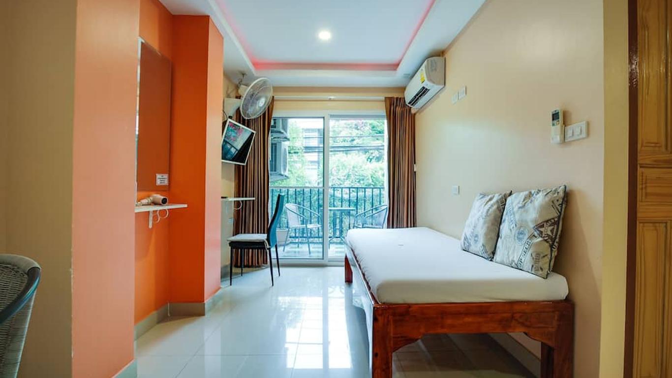 Patamnak Beach Guesthouse