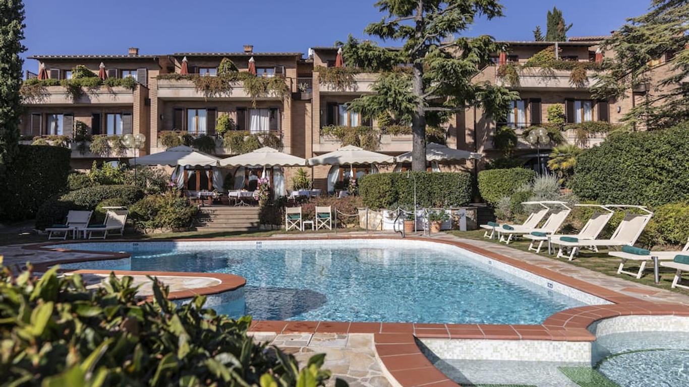 Relais Santa Chiara Hotel