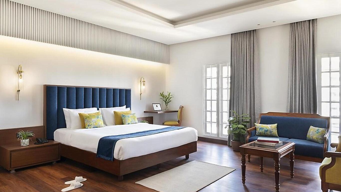 The Avenue Center Hotel