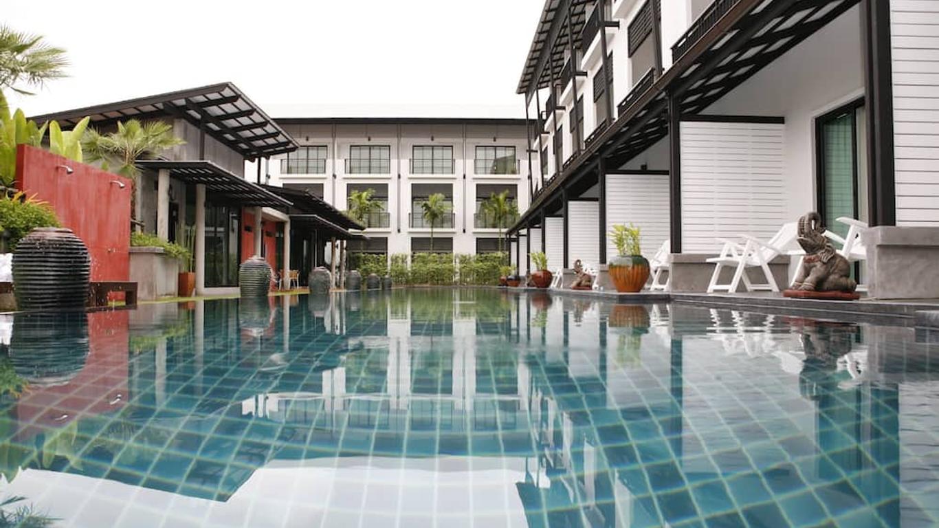 Phuketa Hotel (SHA Plus+)