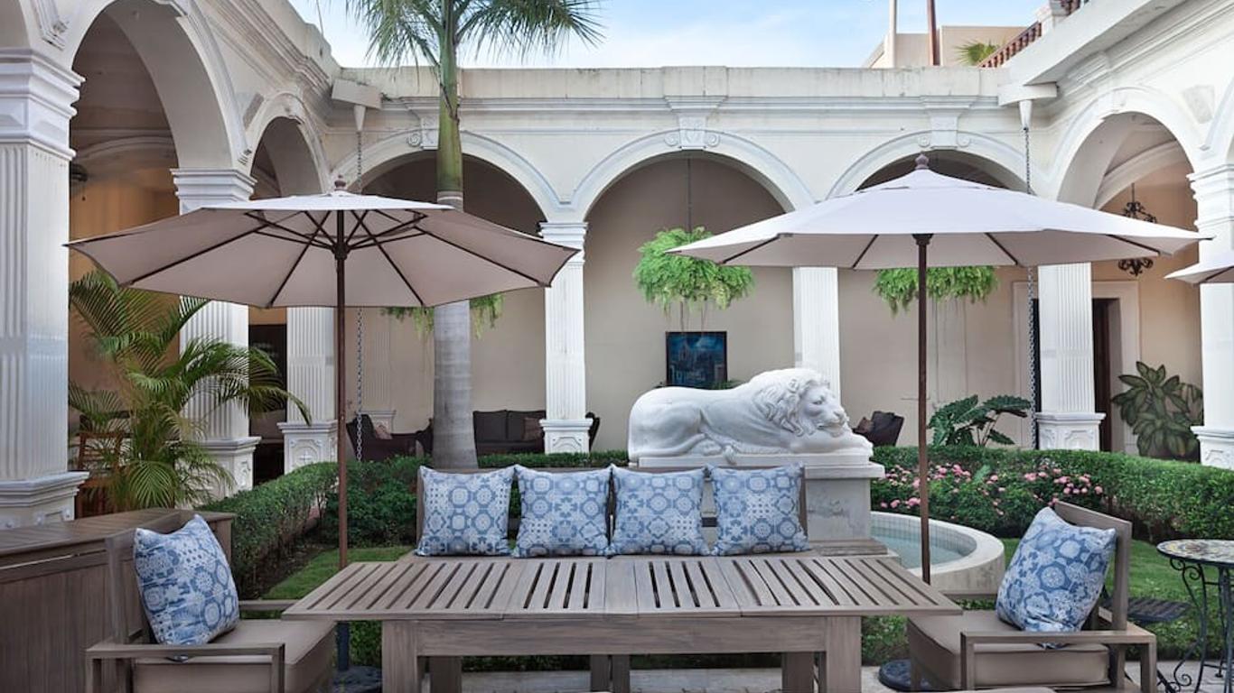 Hotel la Perla Leon