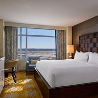 Renaissance Arlington Capital View Hotel