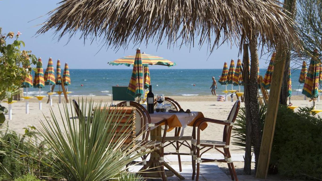 Oasi Beach Hotel