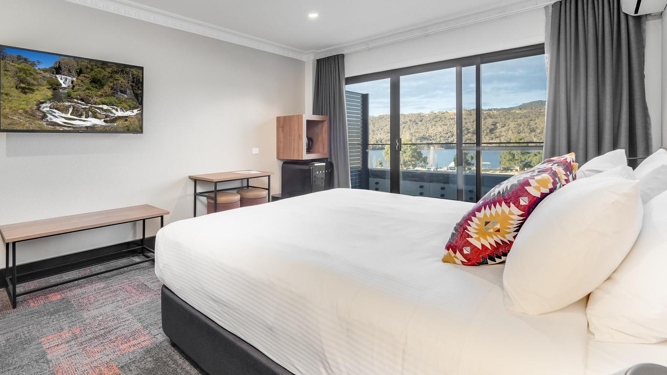 Banjo Paterson Inn