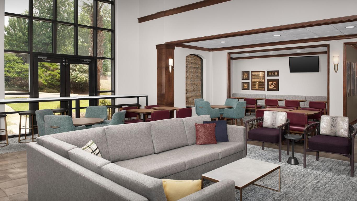 Staybridge Suites Charleston-Ashley Phosphate