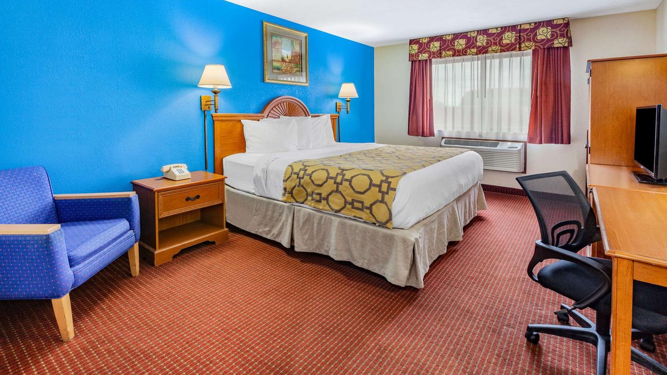 Baymont Inn & Suites Perrysburg